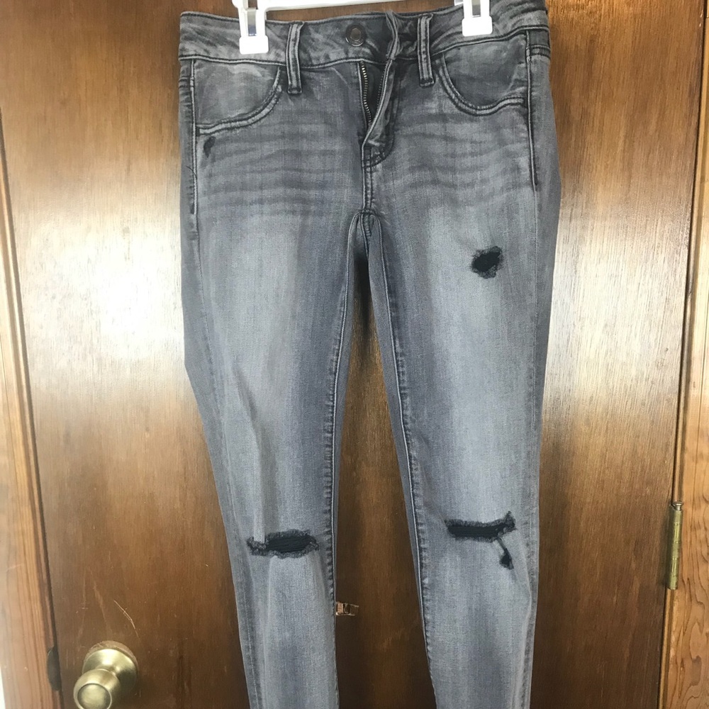 American Eagle Distressed Jean